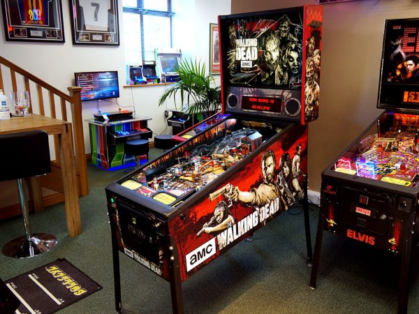 The Walking Dead Pro Pinball Machine